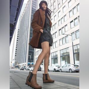 Sorel Women’s Joan of Arctic Wedge Chelsea bootie II in olive and black 9.5